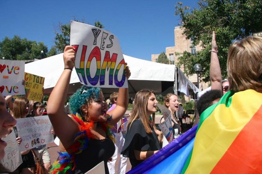 +Local+youth+march+down+the+Pearl+Street+Mall+to+spread+LGTBQA+visibility+as+part+of+Out+Boulder%E2%80%99s+week+long+Pridefest+event.+